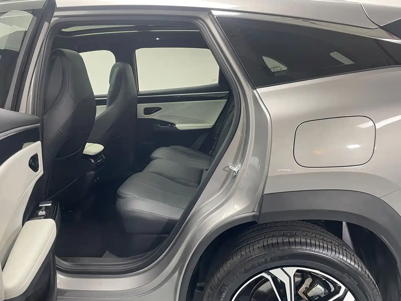 Geely Galaxy Galaxy L7 2024 1.5T 115km PLUS Soaring Dragon Edition фото 10