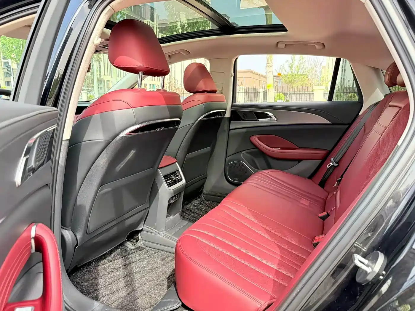 Hongqi H5 2024 2.0T Automatic Smart Connect Flag Smooth Edition фото 7