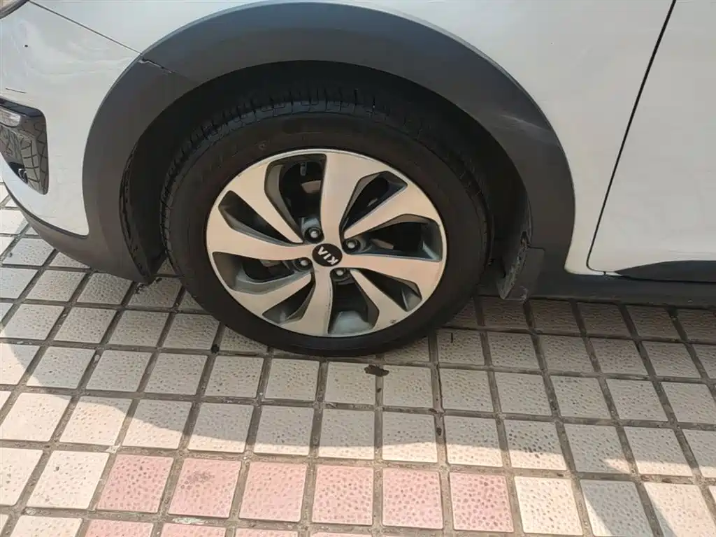 Kia KX CROSS 2018 1.6L Automatic Smart Sunroof Edition фото 23