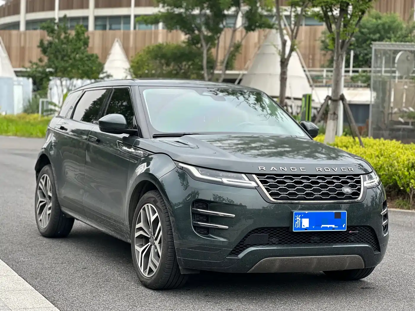 Land Rover Range Rover Evoque 2023 Range Rover Evoque L 249PS Luxury Edition фото 3
