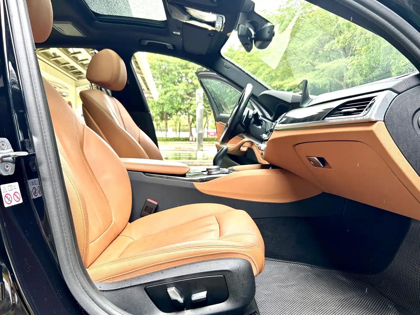 BMW 5 Series 2019 530Li Leading M Sport Package фото 15