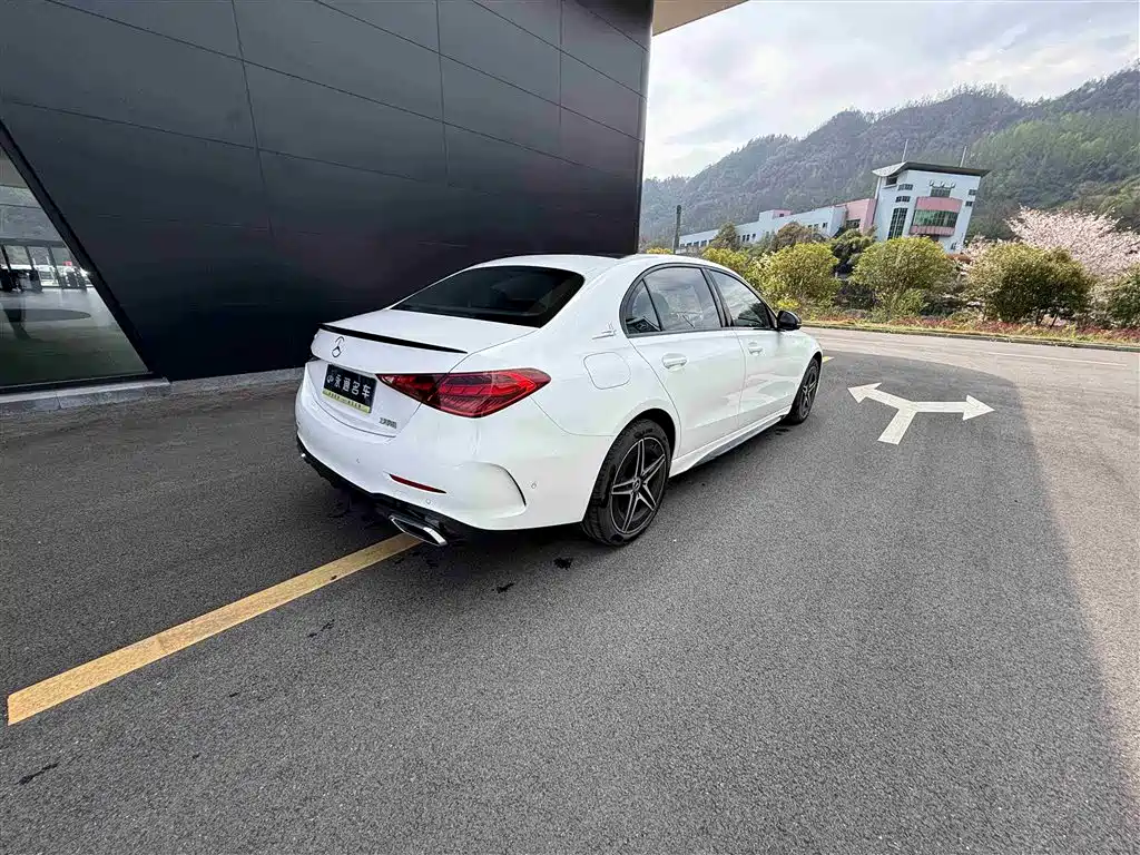 Mercedes-Benz C-Class 2024 C 260 L Night Edition Sport фото 4