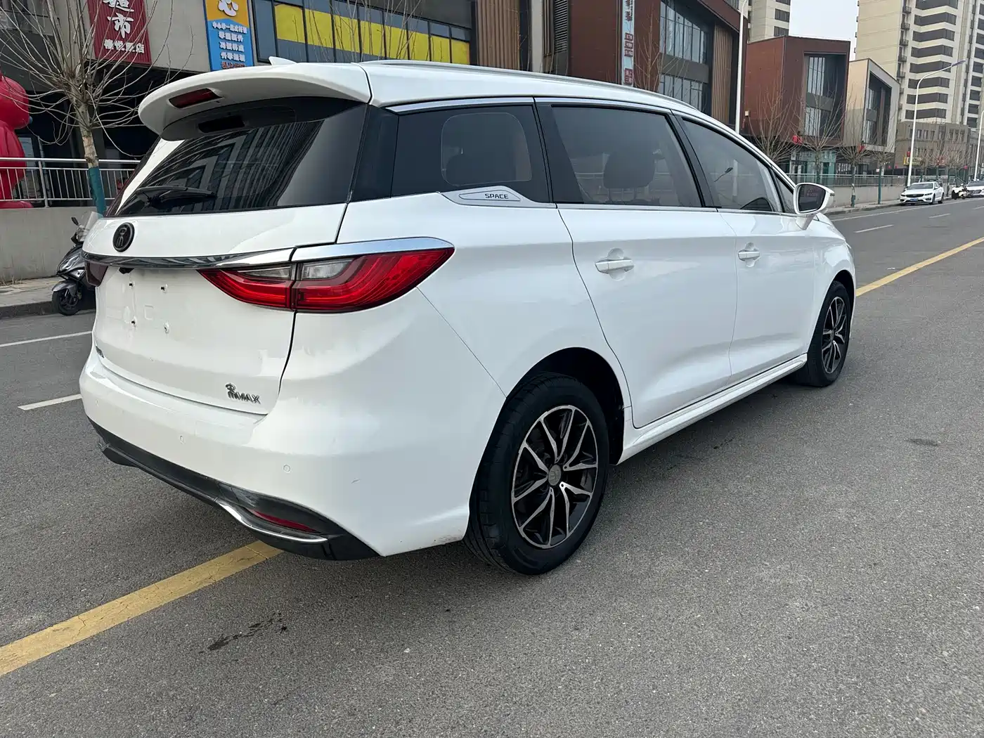 BYD Song MAX 2017 1.5T Auto Smart Connect Premium 7-seater фото 4