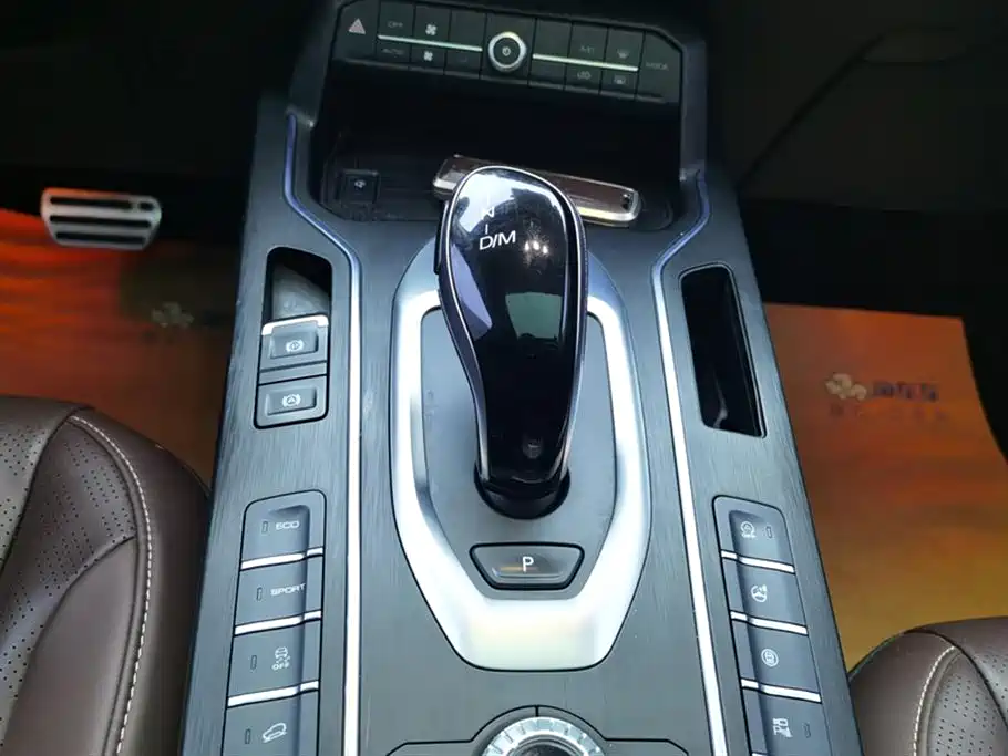 WEI PAI WEI BRAND VV6