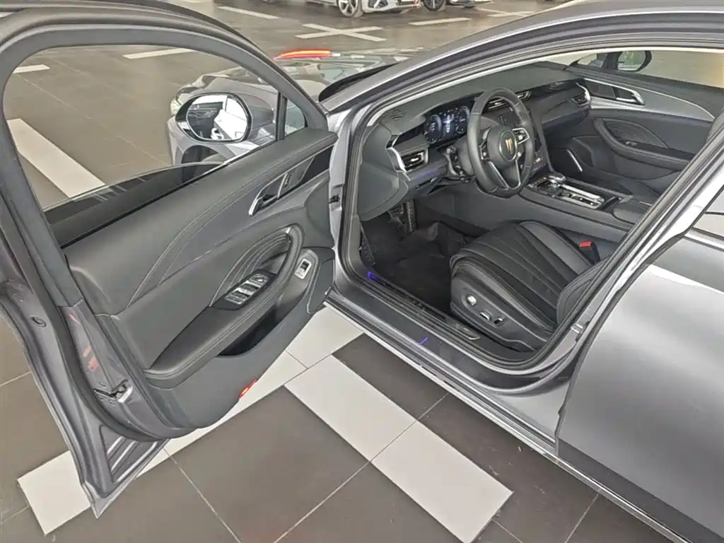 Hongqi H5 2024 2.0T Automatic Smart Connect Flag Smooth Edition фото 16