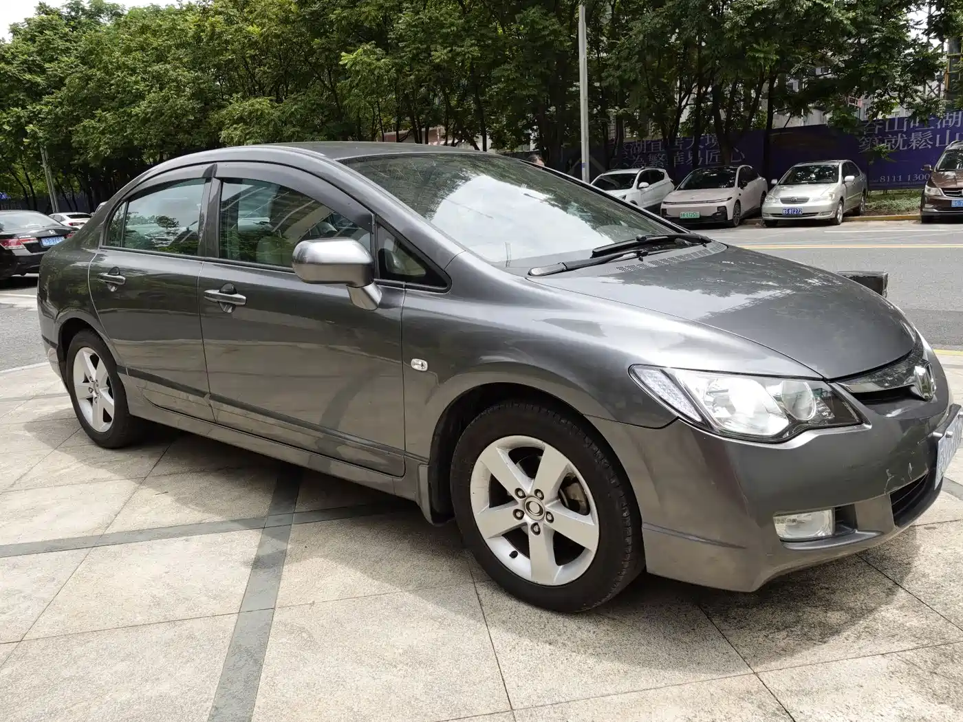 CIIMO CIIMO 2013 2012 1.8L Automatic