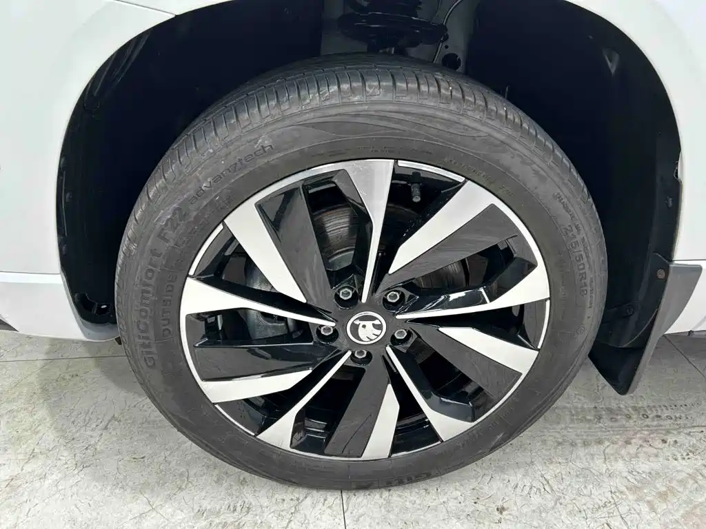 Photo 24 - Škoda Karoq
