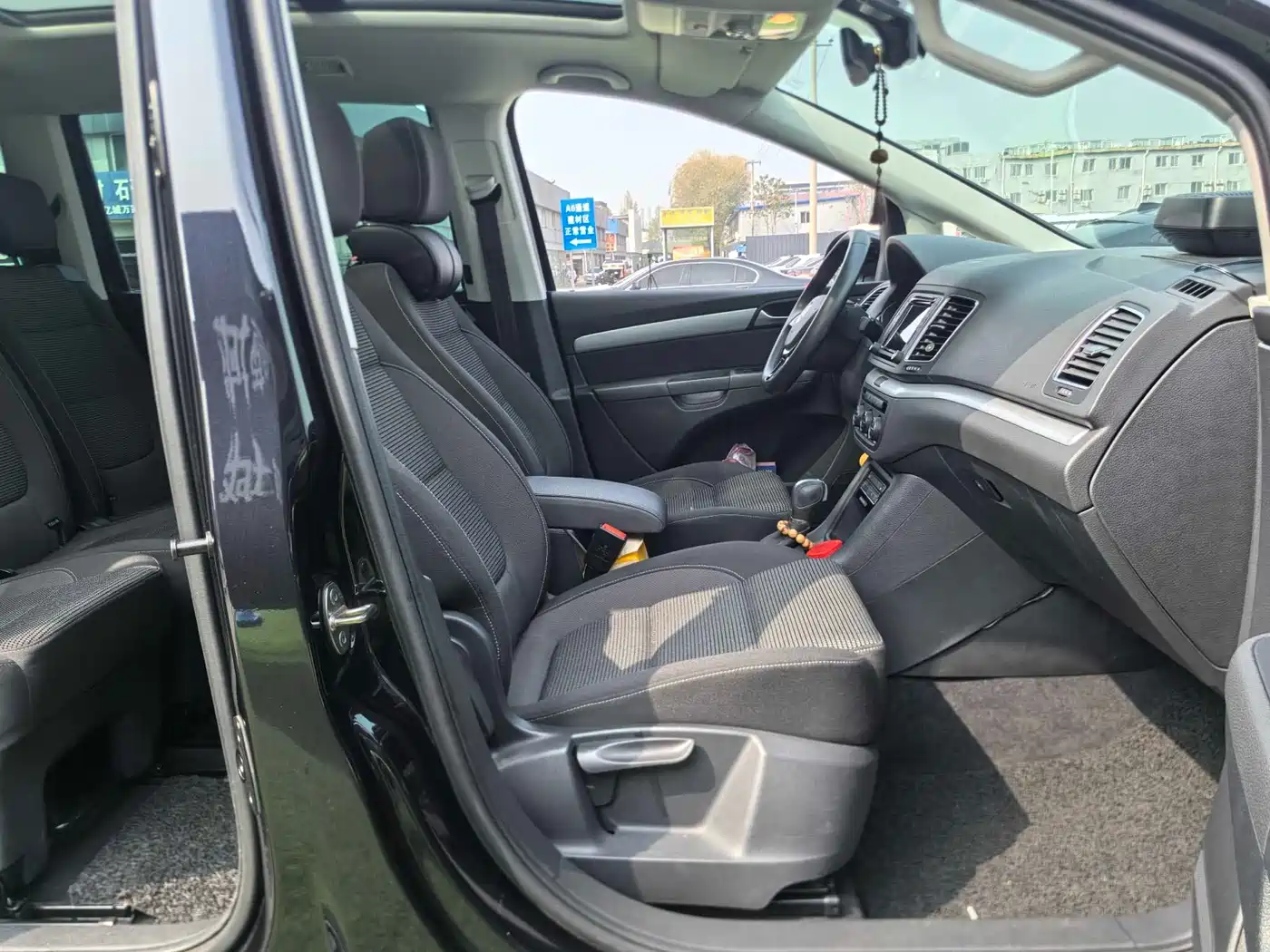 Volkswagen Sharan 2018 380TSI Comfort 7-Seater фото 15