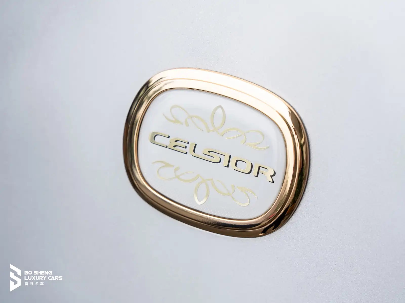 Фото 47 - Lexus LS