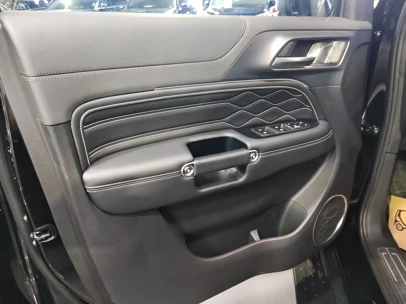 TANK TANK 300 NEW ENERGY