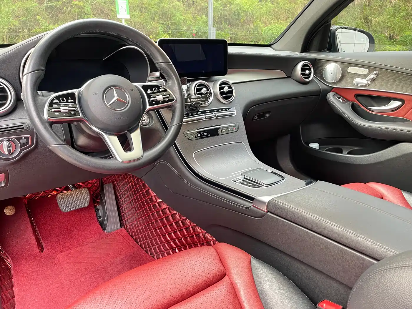 Mercedes-Benz GLC Coupe 2020 GLC 300 4MATIC Coupe SUV фото 17