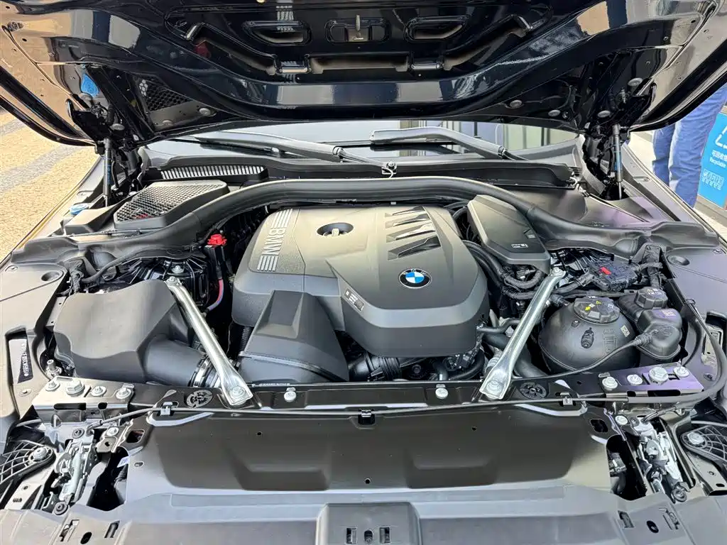 BMW 5 Series (Import) 2024 530i Premium Model M Sport Package фото 13