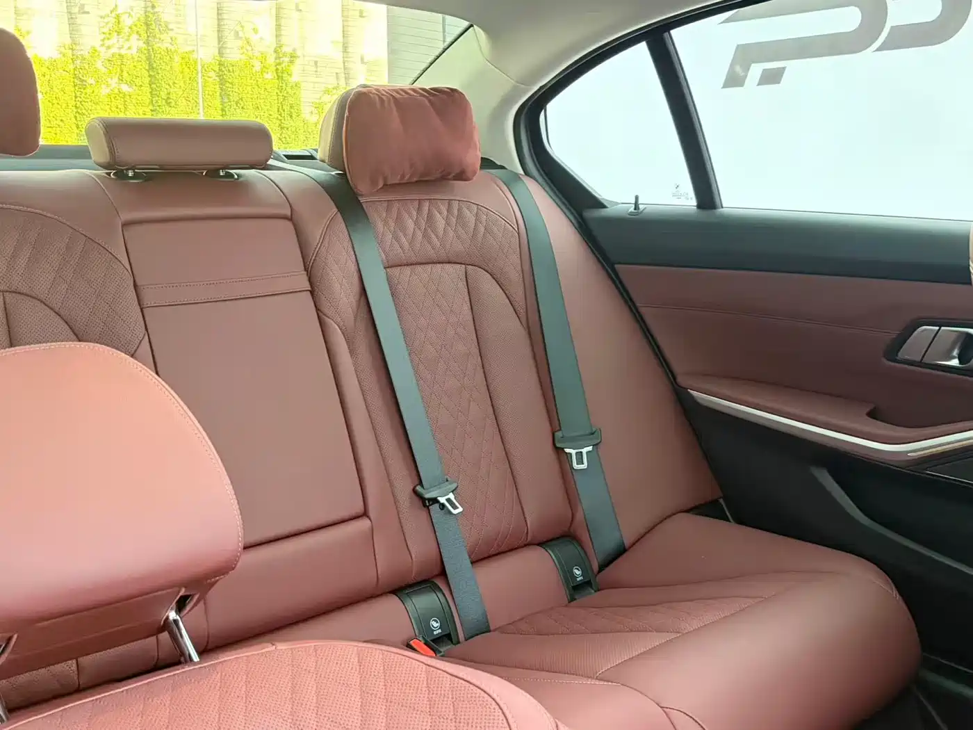 BMW 3 Series 2024 325Li M Sport Shadowline Package фото 14