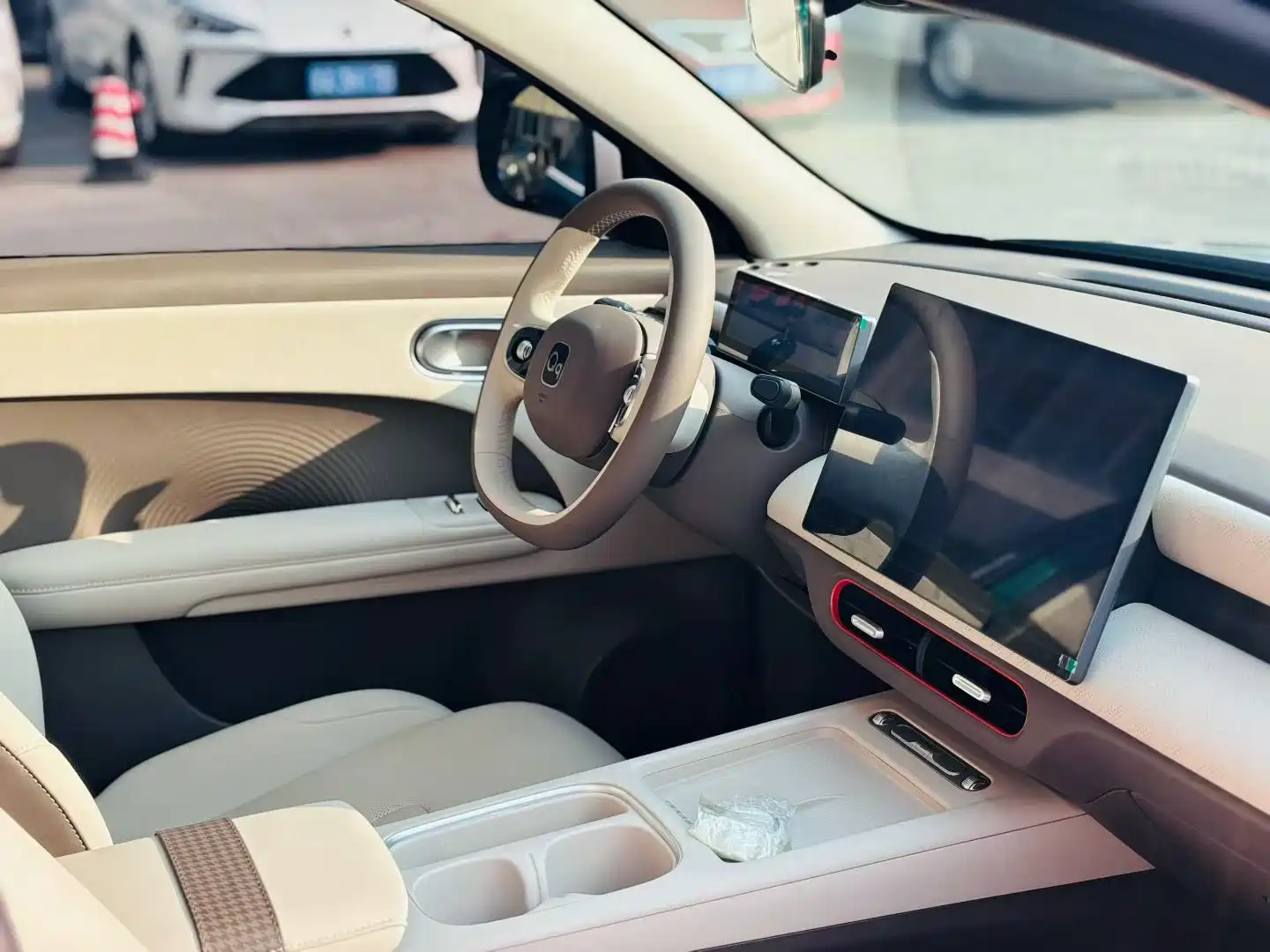 Фото 7 - QQ New Energy QQ3 EV