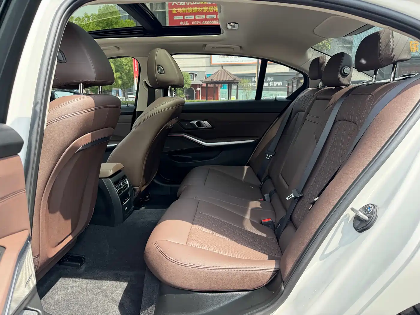BMW 3 Series 2024 325Li M Sport Shadowline Package фото 11