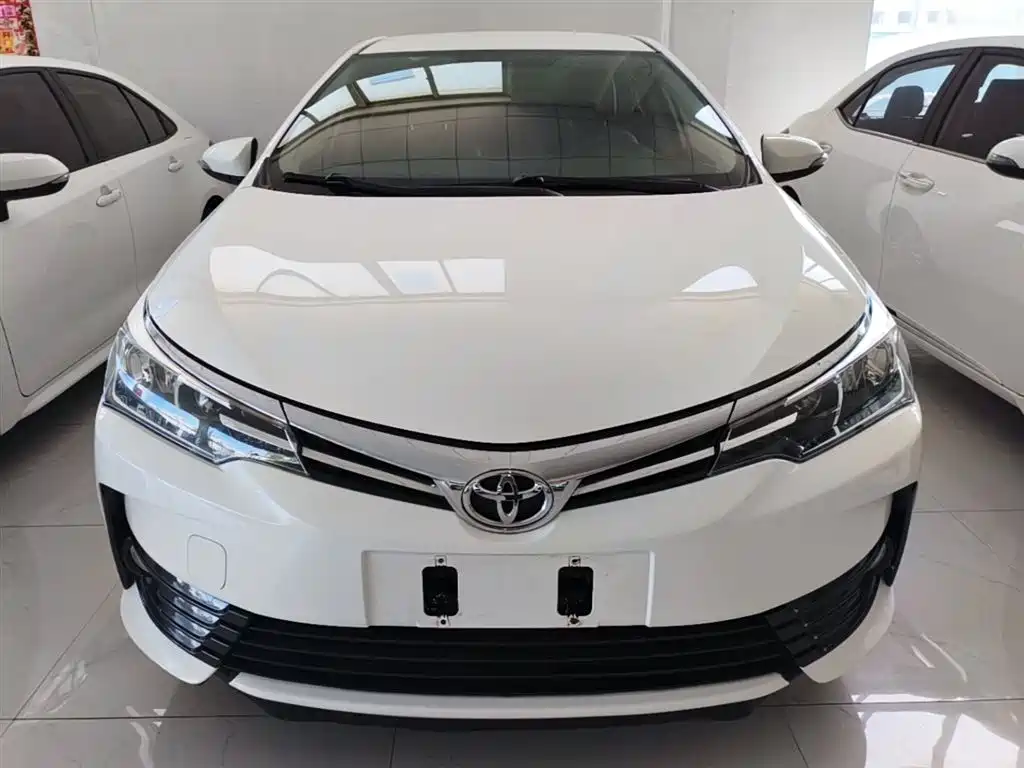 Toyota Corolla 2017 Facelift 1.2T S-CVT GL фото 3