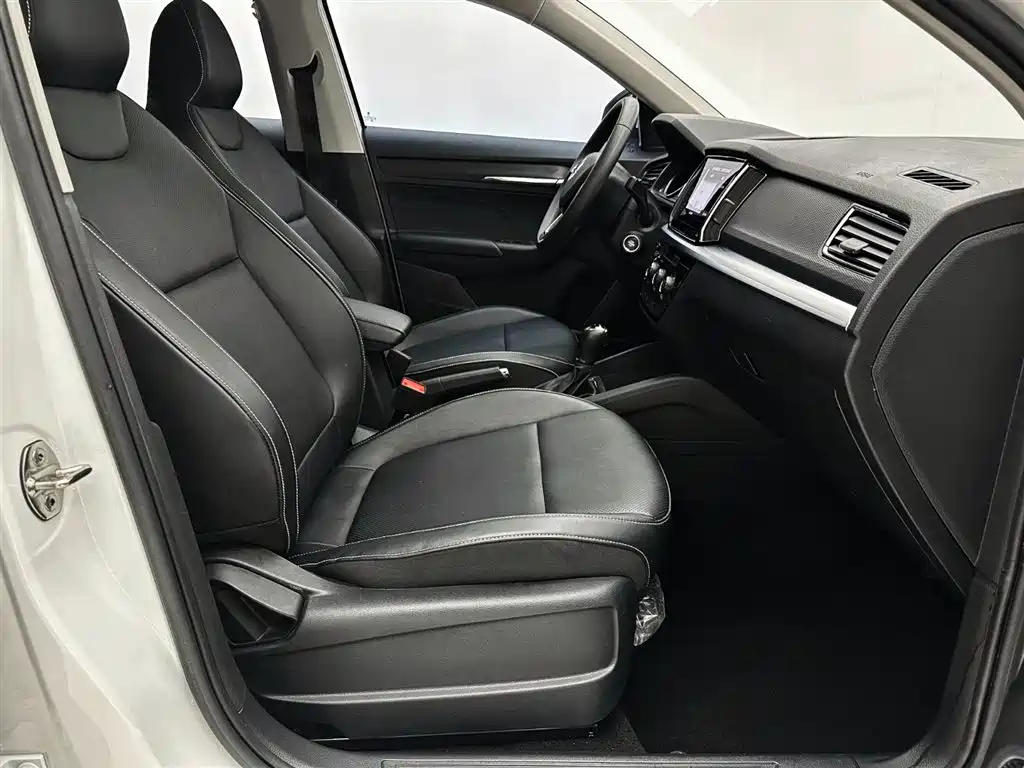 Škoda Kamiq 2022 1.5L Automatic Comfort Edition фото 20