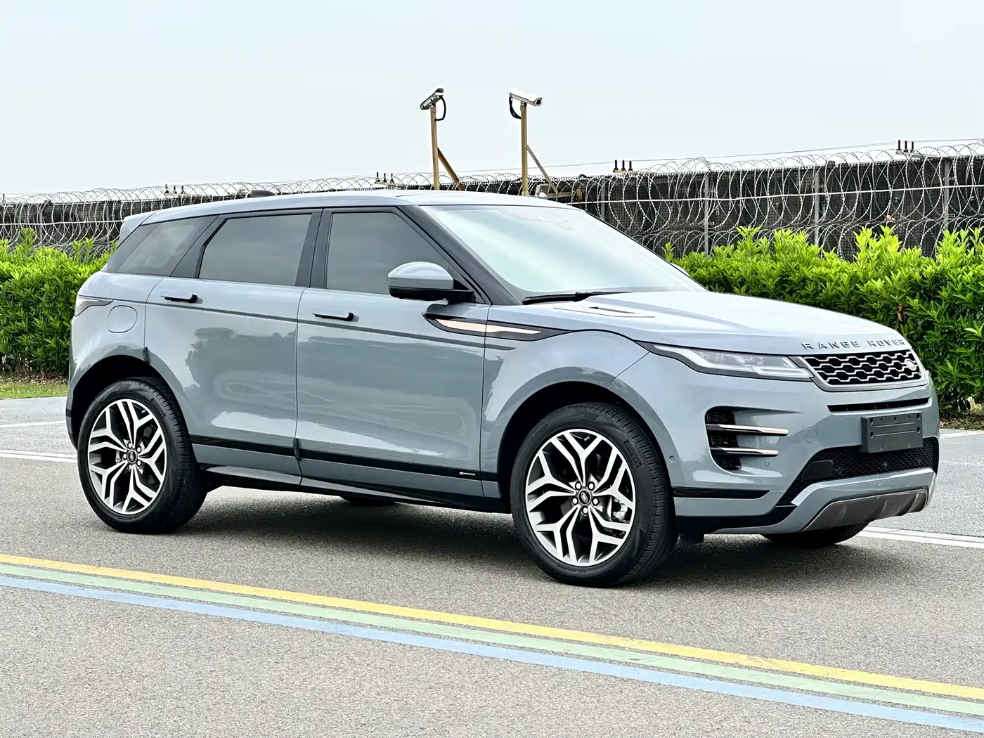 Land Rover Range Rover Evoque 2020 249PS R-DYNAMIC SE Sport Tech Edition фото 3