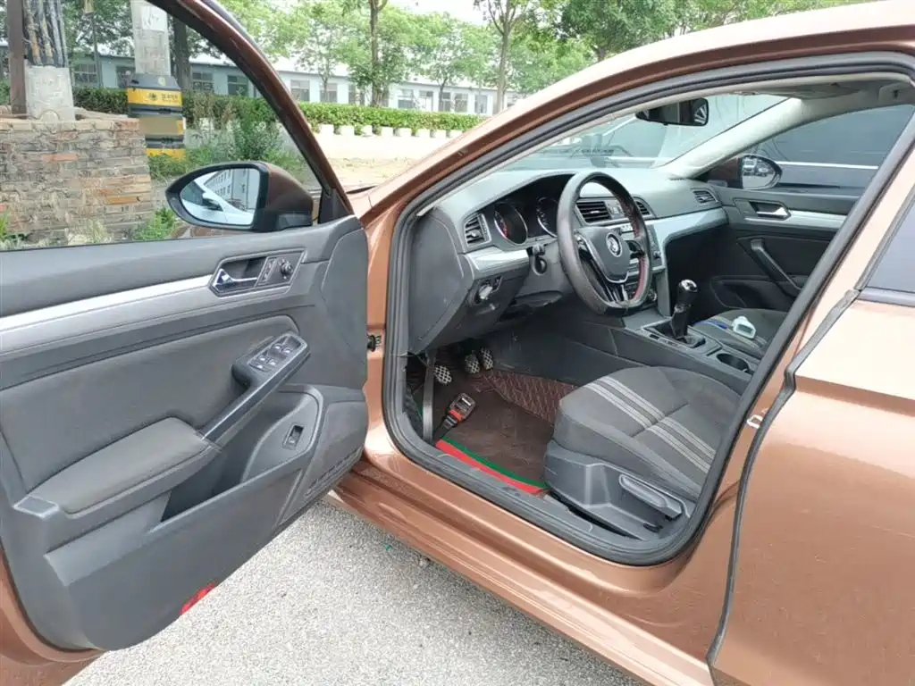 Volkswagen Lamando 2017 230TSI Manual Trend Edition фото 16