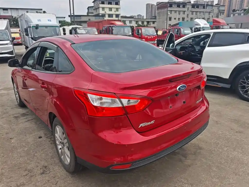 Фото 5 - Ford Focus