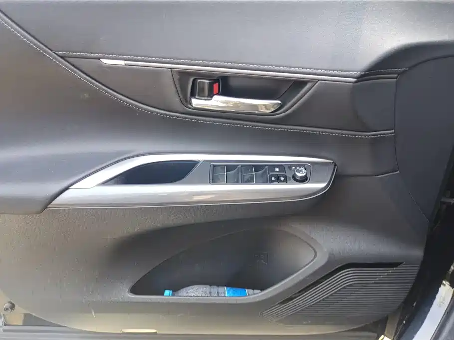 Toyota Lingfang HARRIER 2022 2.0L CVT 2WD Progressive Edition фото 7