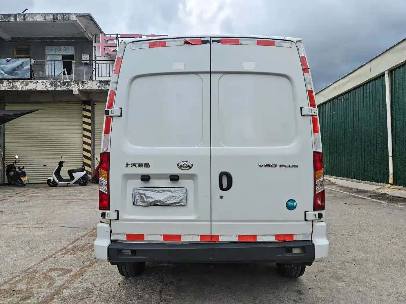 SAIC Maxus Xintu V80 2019 2.0T Plus 6MT Panel Van Short Wheelbase Medium Roof 2-3-seater фото 4