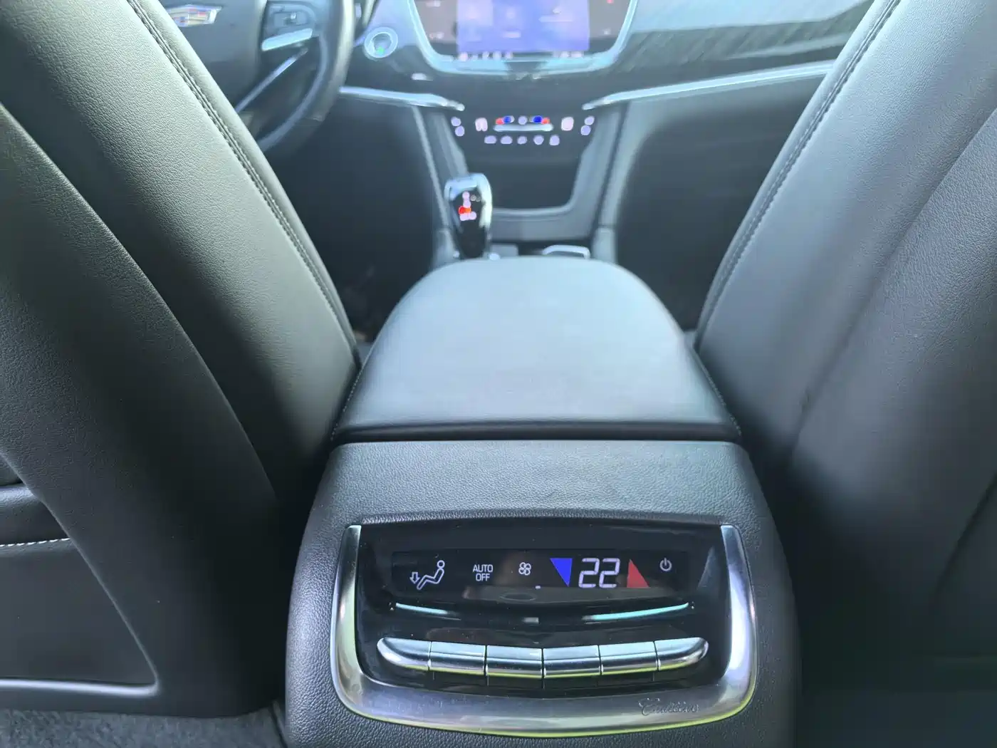 Cadillac XT6 2022 2.0T 6-Seater 4WD Luxury Edition фото 4