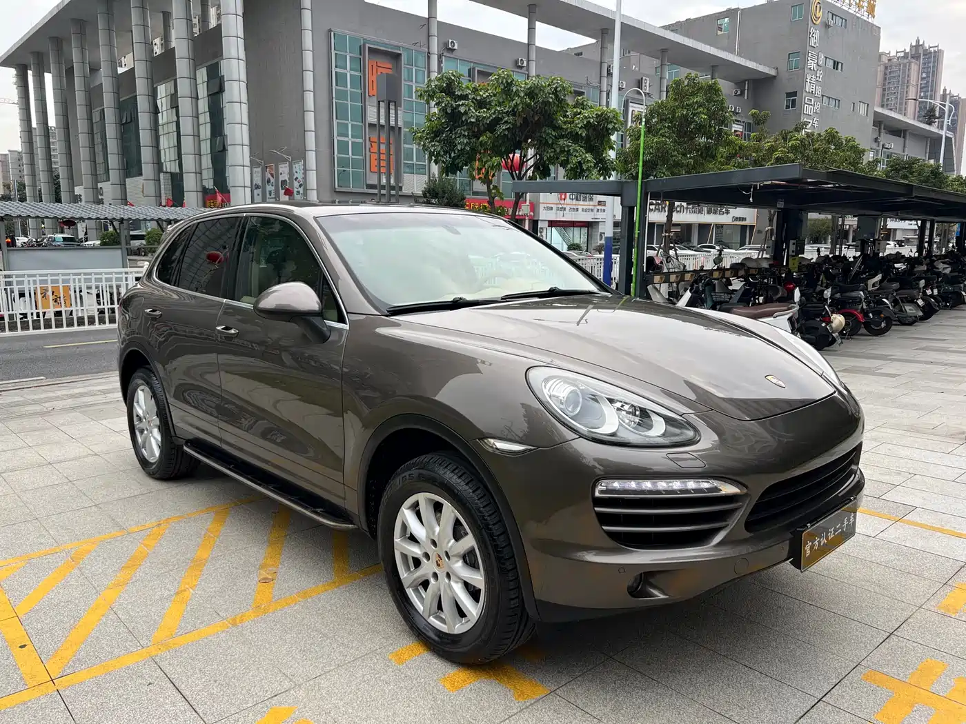 Porsche Cayenne 2011 Cayenne 3.0T фото 2