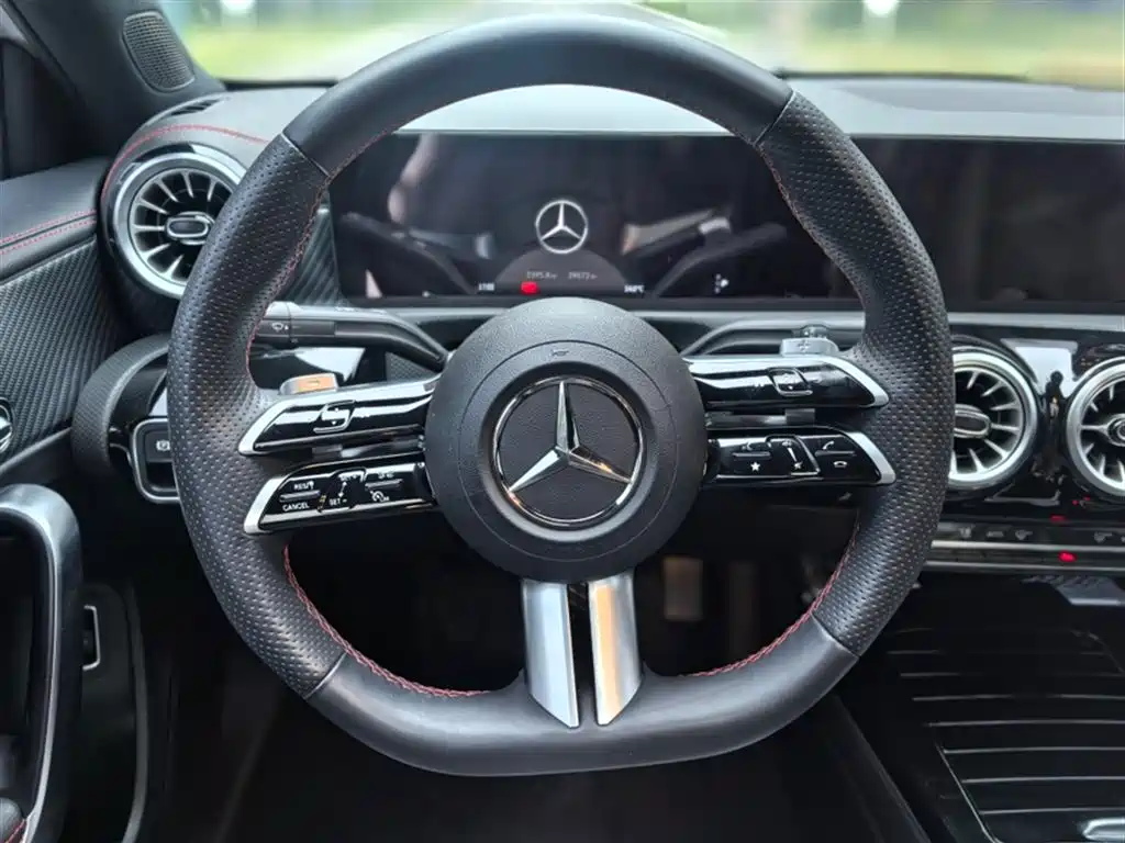 Mercedes-Benz A-Class 2023 A 200 L Fashion фото 18