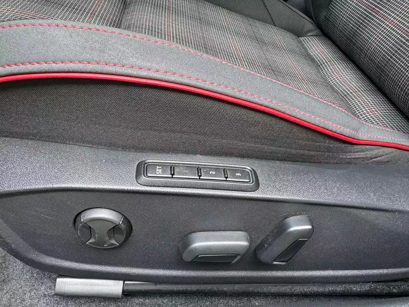 Volkswagen Golf GTI 2021 Facelift 380TSI DSG GTI фото 14
