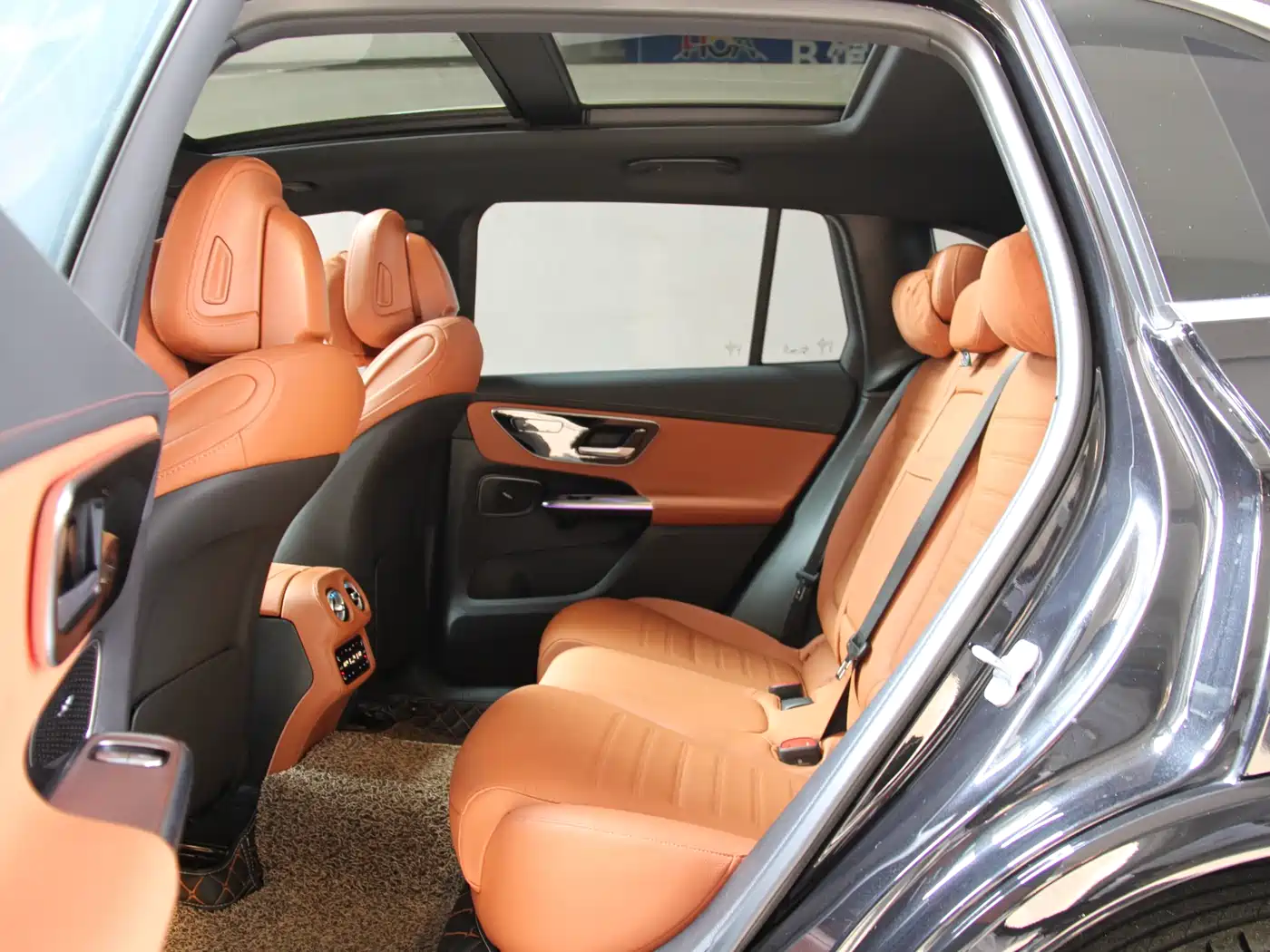Mercedes-Benz GLC 2024 Facelift GLC 300 L 4MATIC Sport 5-seater фото 13