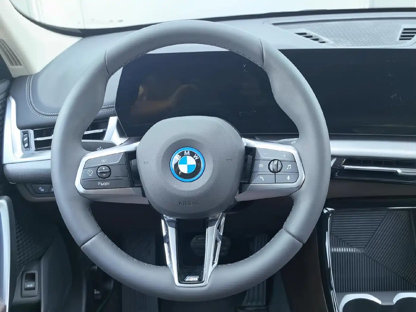 BMW iX1 2025 eDrive25L M Sport Package фото 6