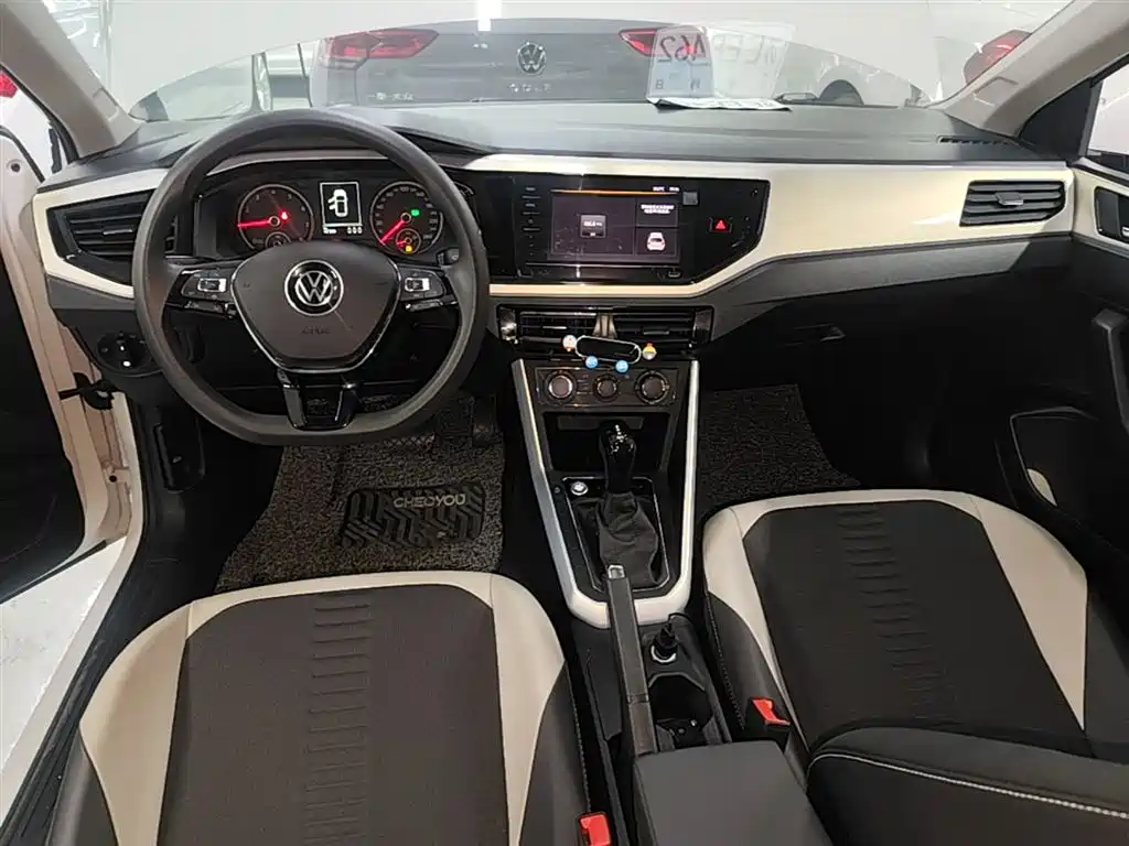 Volkswagen Polo 2021 Plus 1.5L Automatic Colorful Tech Edition фото 13