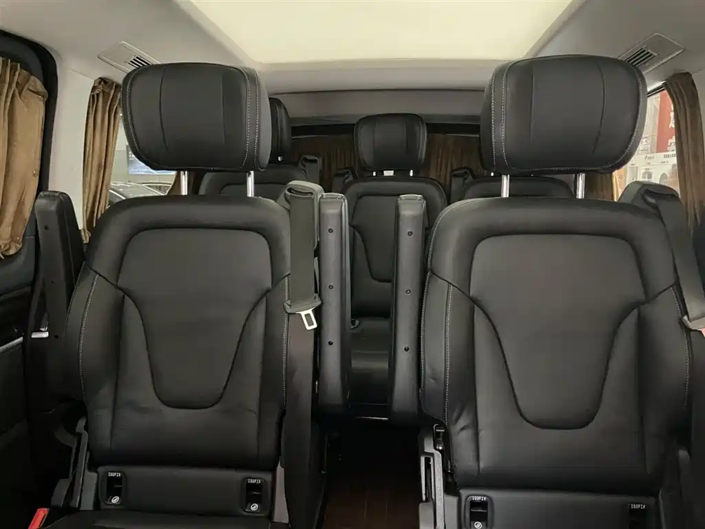 Mercedes-Benz V-Class 2017 Model V 260 Pilot Edition фото 12