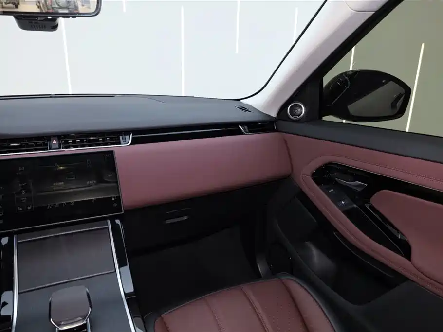 Land Rover Range Rover Evoque 2026 Range Rover Evoque L SE фото 30