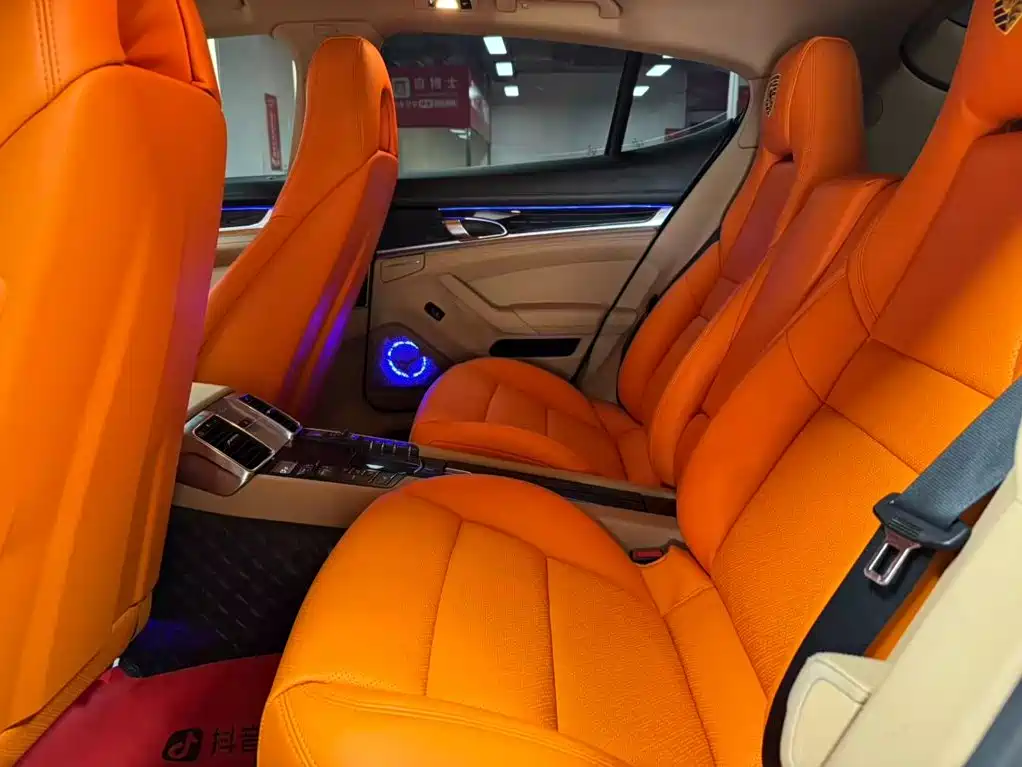 Photo 9 - Porsche Panamera