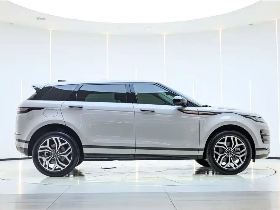 Land Rover Range Rover Evoque 2026 Range Rover Evoque L SE фото 4