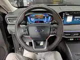 Photo 11 - Ford Explorer