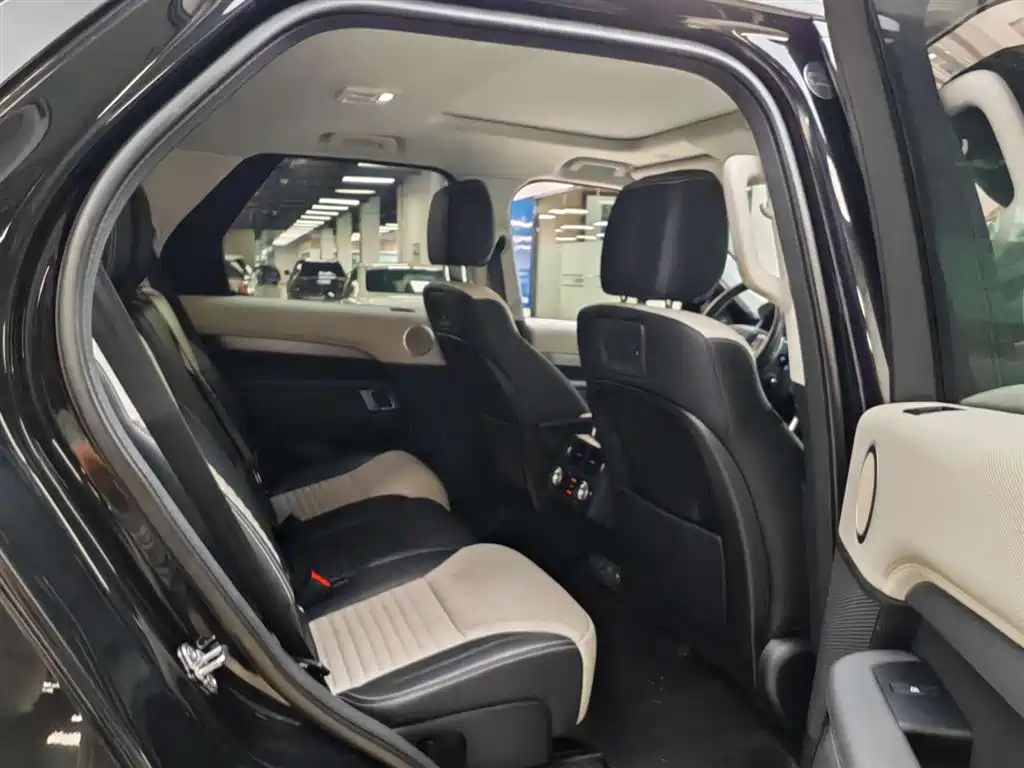 Land Rover Discovery 2021 360PS R-Dynamic S фото 17