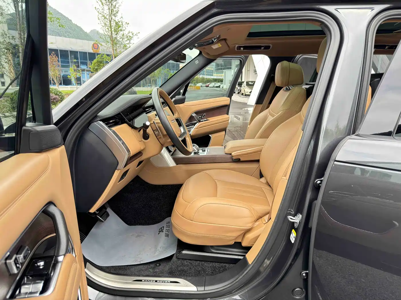 Land Rover Range Rover 2023 3.0 L6 400PS Genesis Extended Version фото 12