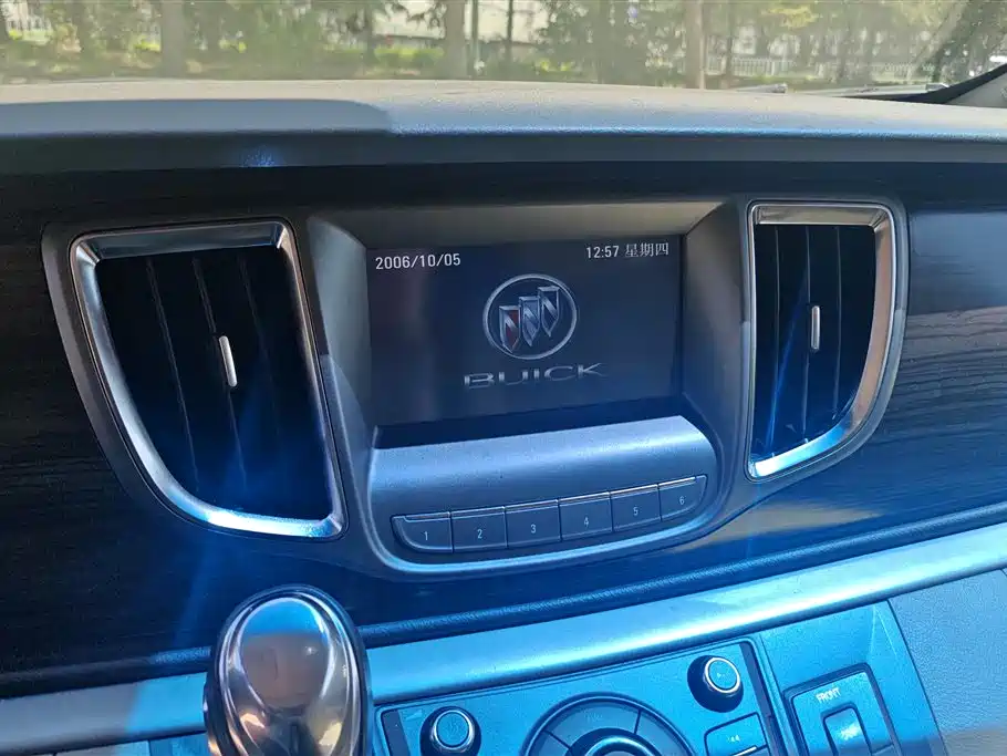 Buick GL8 2011 3.0L XT Luxury Business Flagship фото 13