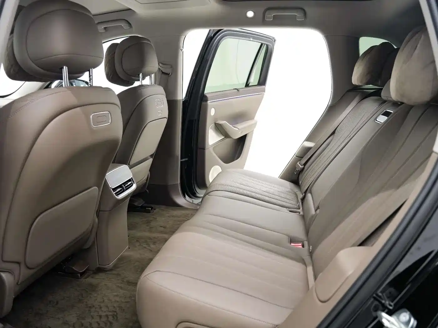 AITO Wenjie AITO M7 2026 Extended Range Ultra AWD 5-Seater фото 19
