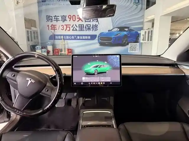 Фото 9 - Tesla Model 3