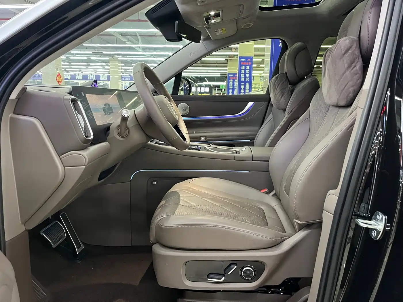 AITO Wenjie AITO M9 2024 Model Extended Range Ultra Edition 52kWh 5-Seater фото 21