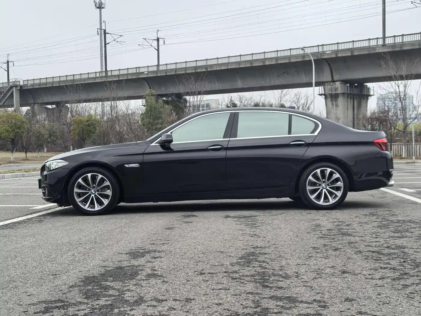 BMW 5 Series 2017 525Li Luxury Design Package фото 8