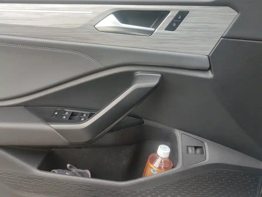 Volkswagen Sagitar 2023 280TSI DSG Surpass Plus Edition фото 7