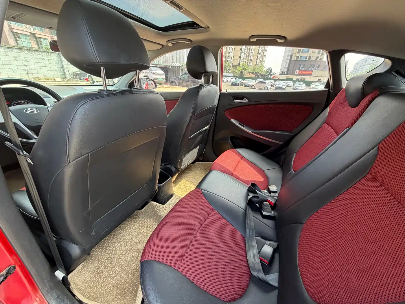 Hyundai Reina 2014 Model 1.4L Automatic GLX фото 8