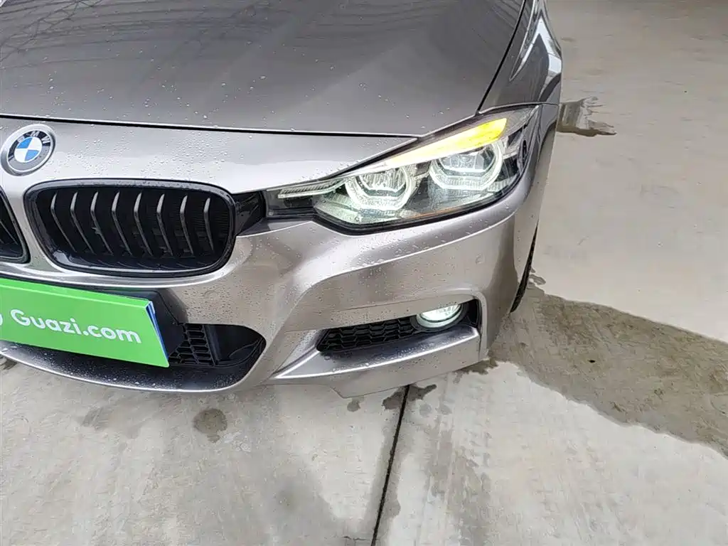 BMW 3 Series 2018 320i M Sport Black Night Edition фото 24