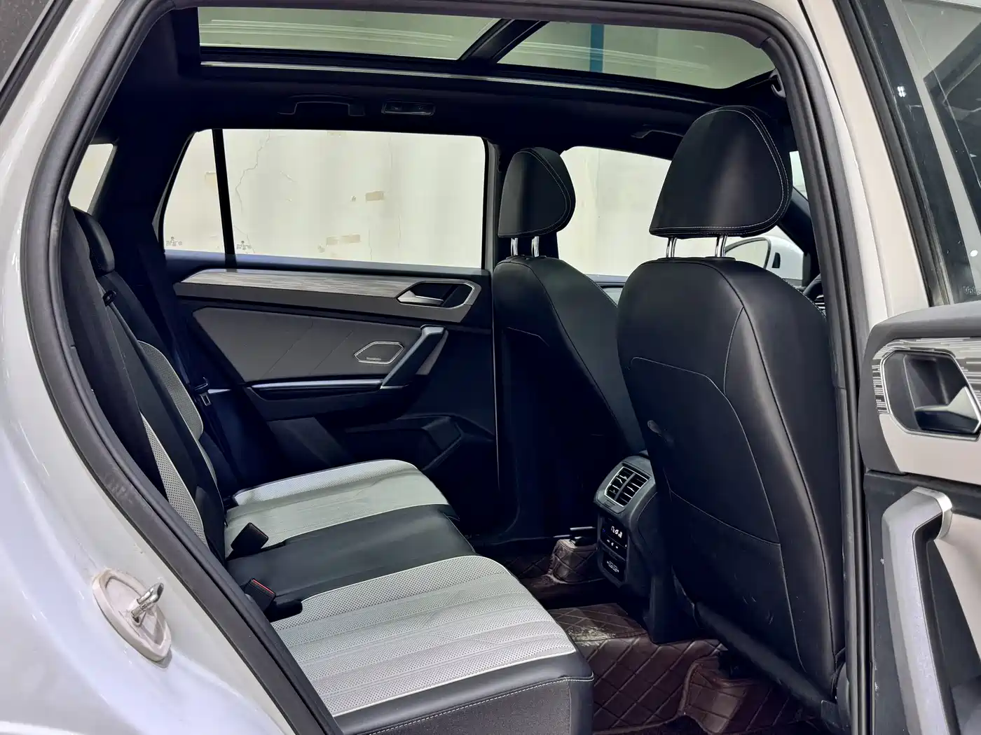 Volkswagen Tayron 2025 2024 380TSI 4WD R-Line Pro Smart