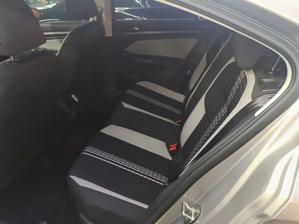 Volkswagen Bora 2023 200TSI DSG Comfort Edition фото 17